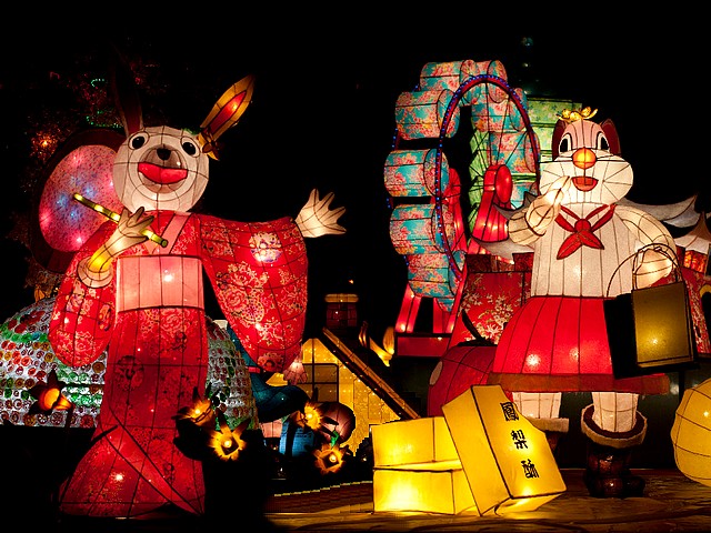 Lantern Festival Japanese Rabbit in Taipei Taiwan - Lanterns in shape of rabbits, one of them is depicted with kimono as a Japanese rabbit, during the Lantern Festival in Taipei, Taiwan (Feb 14, 2011). - , lantern, lanterns, festival, festivals, Japanese, rabbit, rabbits, Taipei, Taiwan, holidays, holiday, show, shows, celebrations, celebration, places, place, travel, travels, tour, tours, trips, trip, excursion, excursions, shape, shapes, kimono, kimonos, 2011 - Lanterns in shape of rabbits, one of them is depicted with kimono as a Japanese rabbit, during the Lantern Festival in Taipei, Taiwan (Feb 14, 2011). Lösen Sie kostenlose Lantern Festival Japanese Rabbit in Taipei Taiwan Online Puzzle Spiele oder senden Sie Lantern Festival Japanese Rabbit in Taipei Taiwan Puzzle Spiel Gruß ecards  from puzzles-games.eu.. Lantern Festival Japanese Rabbit in Taipei Taiwan puzzle, Rätsel, puzzles, Puzzle Spiele, puzzles-games.eu, puzzle games, Online Puzzle Spiele, kostenlose Puzzle Spiele, kostenlose Online Puzzle Spiele, Lantern Festival Japanese Rabbit in Taipei Taiwan kostenlose Puzzle Spiel, Lantern Festival Japanese Rabbit in Taipei Taiwan Online Puzzle Spiel, jigsaw puzzles, Lantern Festival Japanese Rabbit in Taipei Taiwan jigsaw puzzle, jigsaw puzzle games, jigsaw puzzles games, Lantern Festival Japanese Rabbit in Taipei Taiwan Puzzle Spiel ecard, Puzzles Spiele ecards, Lantern Festival Japanese Rabbit in Taipei Taiwan Puzzle Spiel Gruß ecards