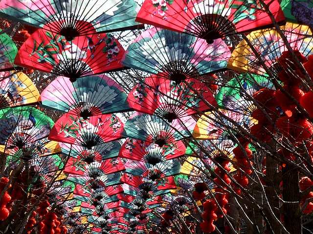 Spring Festival Festive Atmosphere at Ditan Park Beijing China пъзел игра 