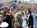 Royal Wedding Sweeden the Wedding Cake - The Royal newly-weds, Crown Princess Victoria and Prince Daniel Westling, cut the Wedding Cake durin...