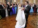 Royal Wedding Sweeden the Wedding Cake - The Royal newly-weds, Crown Princess Victoria and Prince Daniel Westling, cut the Wedding Cake durin...